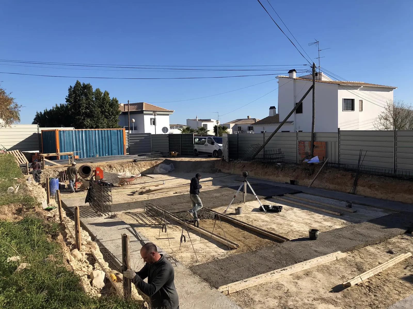 Preparação da base e primeiros elementos de fundação