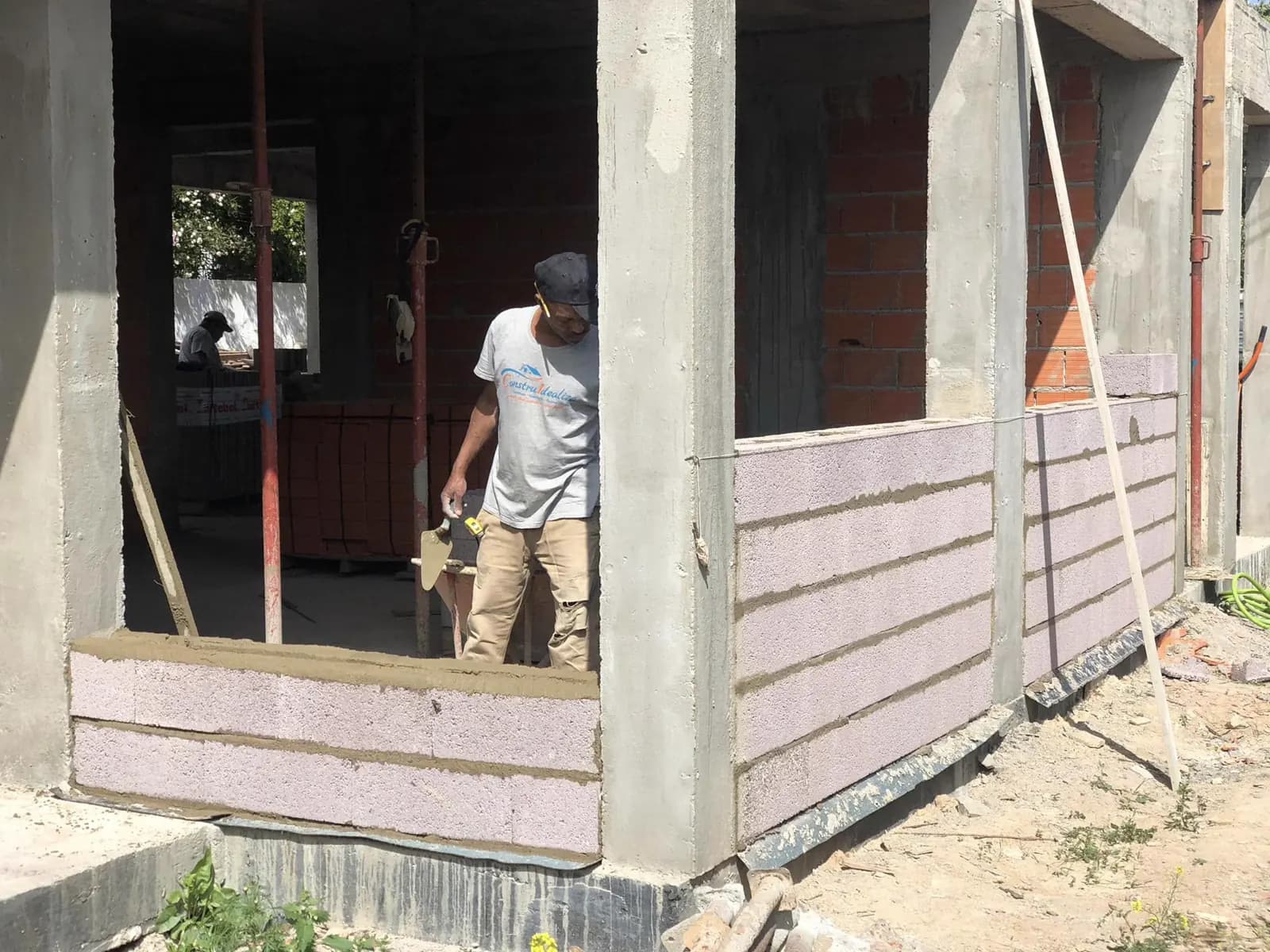 Execução de alvenaria e isolamento exterior